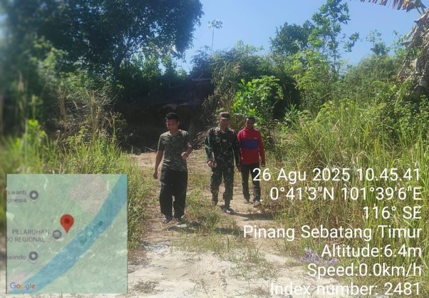 Serka Alex S Babinsa Koramil 04/Perawang Gelar Patroli Karhutla di Pinang Sebatang Timur