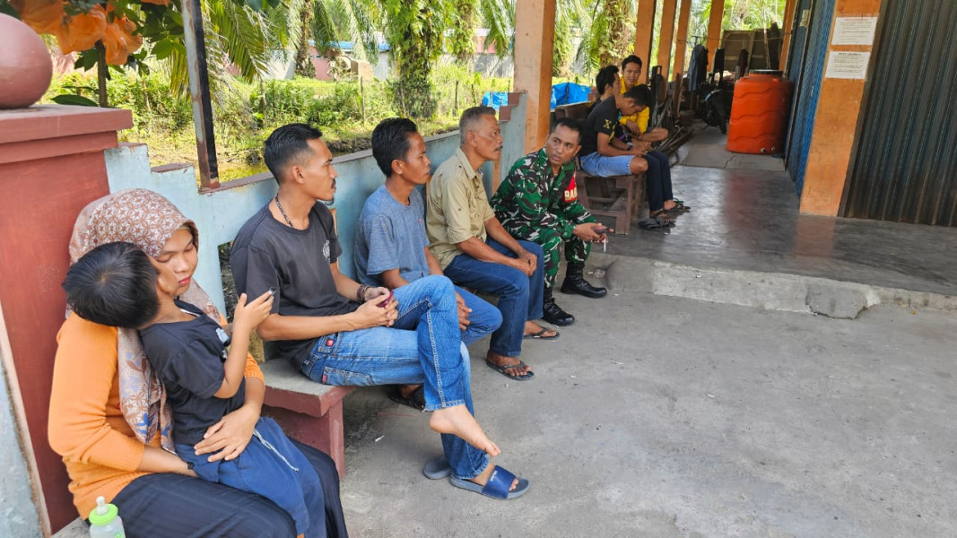 Babinsa Koramil 06/Kateman Ajak Warga Hindari Narkoba dan Pergaulan Bebas