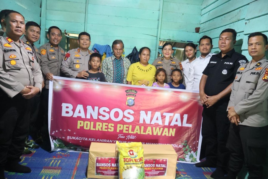 Polres Pelalawan melaksanakan pemberian Bansos kepada masyarkat kurang mampu dan Distablitas dalam rangka Nataru