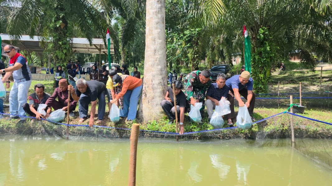 PHR Dukung Budidaya Ikan di Minas Barat, Babinsa Ajak Warga Manfaatkan Peluang Usaha