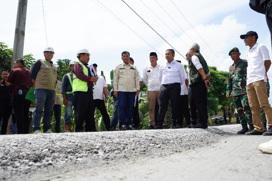 Jalan Selensen-Kota Baru Inhil Diperbaiki, Gubri Minta Dishub Kalau Ada ODOL Silahkan Bongkar