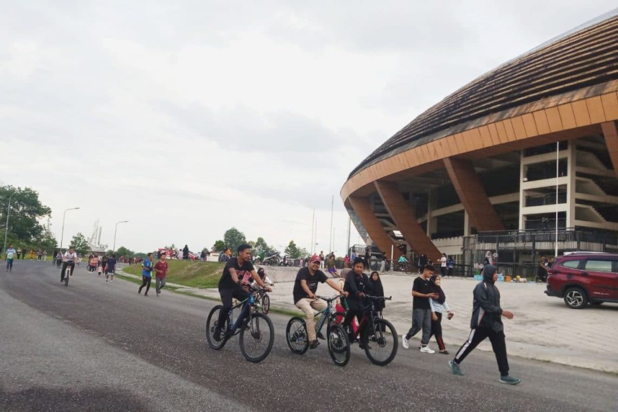 Olahraga Sambil Kulineran di Stadion Utama Riau
