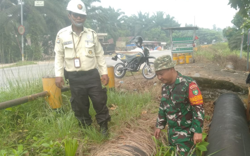 Patroli Bersama Koramil 02/BK dan Security PHR, Warga Diimbau Jaga Jalur Pipa