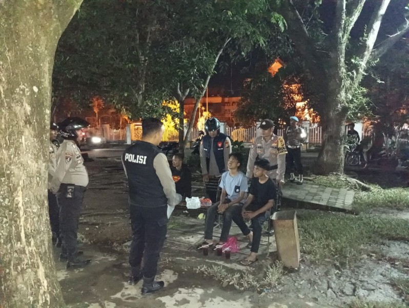 Dipimpin IPDA Ripal Indrawata, Polsek Tembilahan Gelar KRYD dan Patroli R4