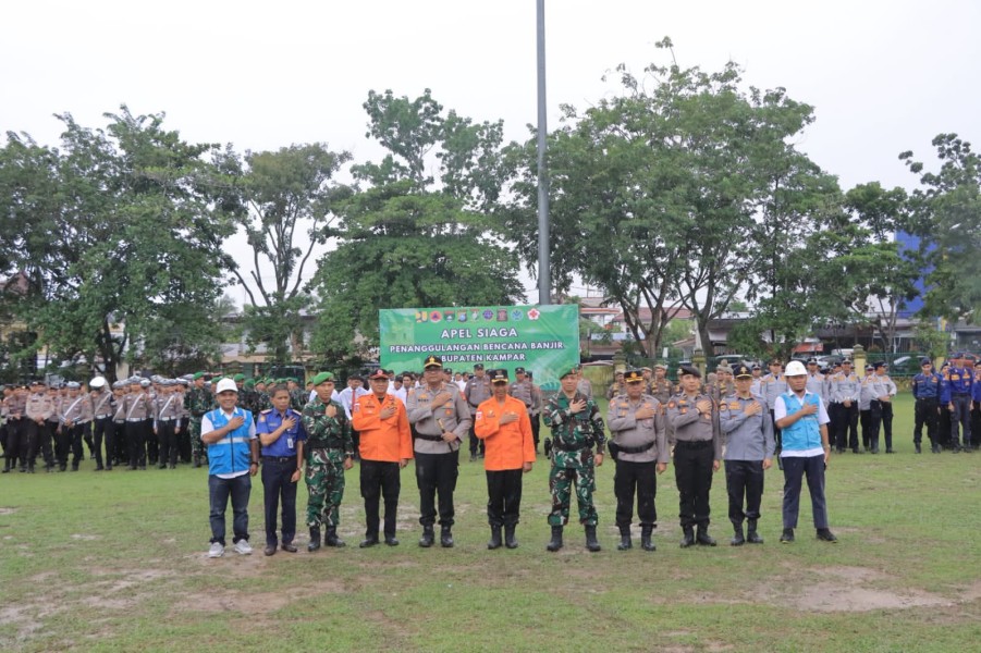 Hujan Berkah, Semangat Siaga! Bupati dan Kapolres Kampar Pimpin Apel Kesiapsiagaan Banjir, Perkuat Koordinasi Hadapi Bencana!