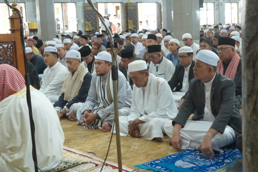 Bupati Inhil Herman Laksanakan Shalat Eid