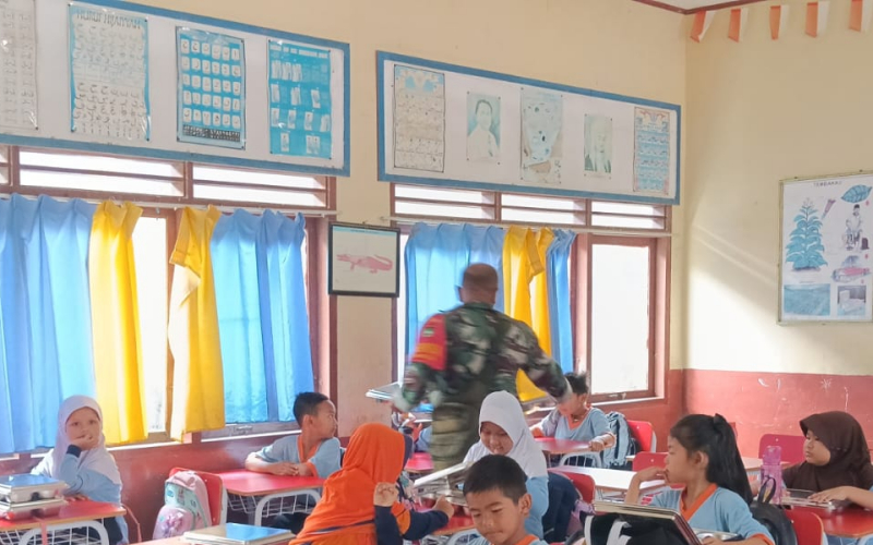 Ribuan Siswa Binsus Terima Makan Bergizi Gratis, TNI Turun Langsung Dampingi