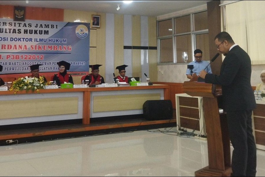 Yudhia Perdana Sikumbang Raih Gelar Doktor Hukum di Usia 33 Tahun, Angkat Isu Kedaulatan Rakyat dalam PAW DPR