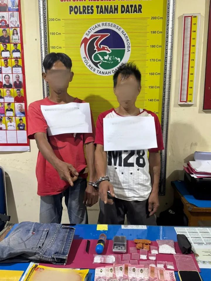 Satresnarkoba Polres Tanah Datar Gulung Dua Pengedar Sabu di Lintau Buo Utara — Barang Bukti Puluhan Paket Sabu Diamankan