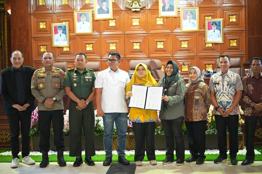 Akhirnya Duduk Bersama! PT SSL & Warga Sepakat Hentikan Operasi, Bupati Siak Tegaskan Solusi Permanen Dikejar