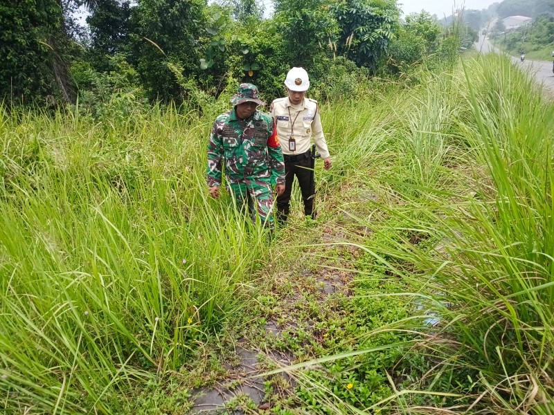 Koramil 01/Dumai dan Security PHR Patroli Jalur Pipa, Edukasi Warga Jaga Keamanan