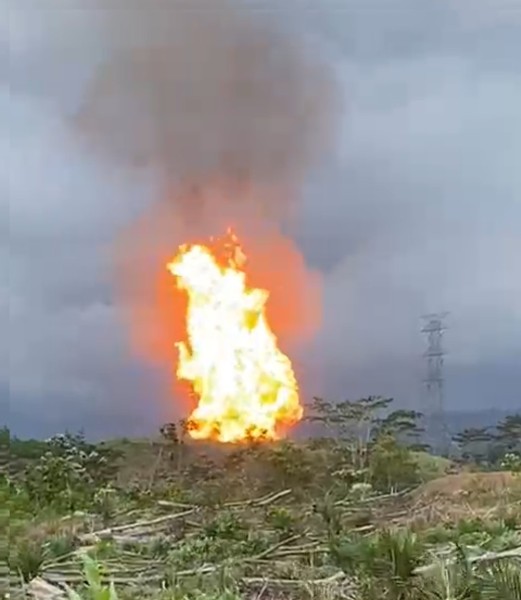 Pipa Gas Meledak di Desa Batu Ampar Kemuning, Api Masih Menyala hingga Sore Hari