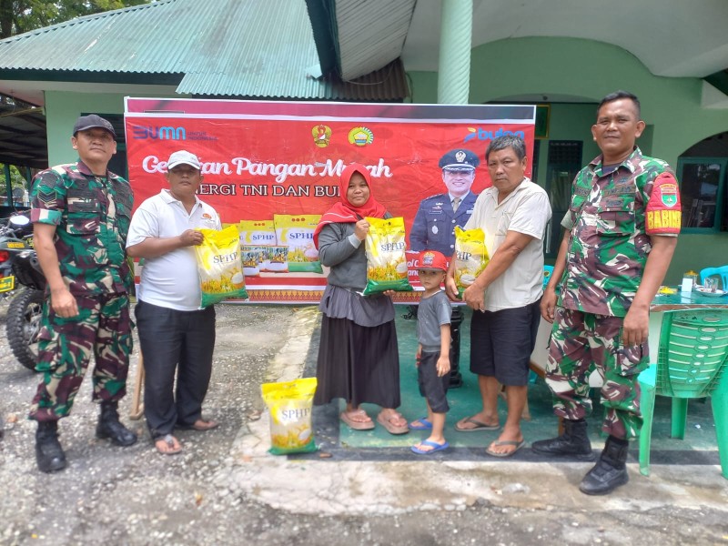 Koramil 04/Perawang Gelar Gerakan Pangan Murah, TNI Bersinergi dengan Bulog Ringankan Beban Warga