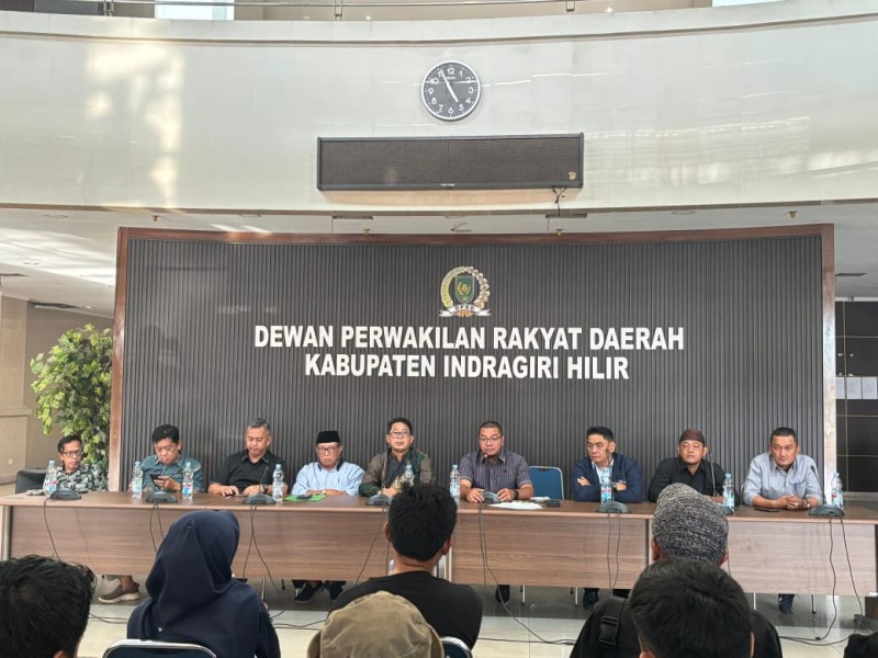 DPRD Inhil Gelar Konferensi Pers, Klarifikasi Polemik Pembahasan KUA–PPAS dan Kebocoran Percakapan Internal