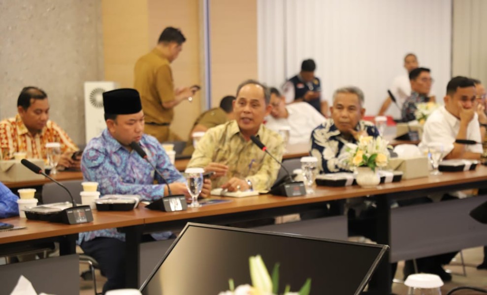 Dorong Efisiensi Distribusi Hasil Perkebunan, Bupati Inhil Usulkan Pembukaan Jalur Roro Tembilahan–Batam