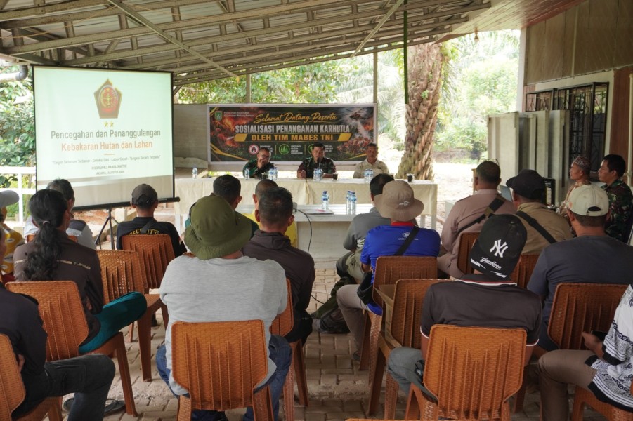 Tim Mabes TNI Gencarkan Sosialisasi Karhutla kepada Karyawan PT SPRO di Dumai
