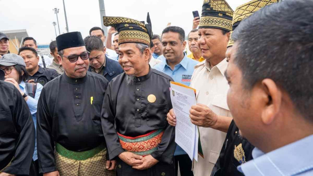 Dinilai Berkontribusi Terhadap Dunia Melayu, LAM Riau Beri Gelar Adat Presiden Prabowo