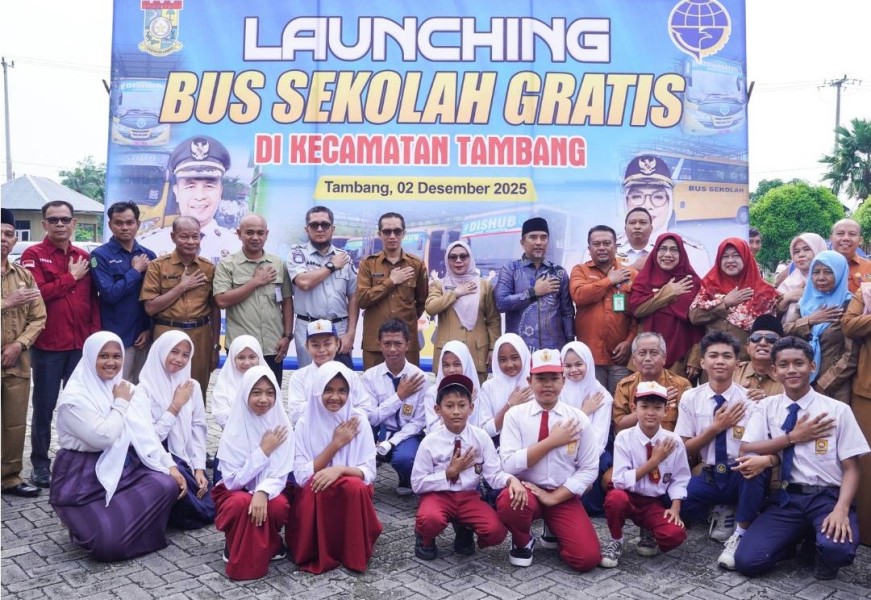 Wakil Bupati Kampar Luncurkan Bus Sekolah Gratis di Kecamatan Tambang
