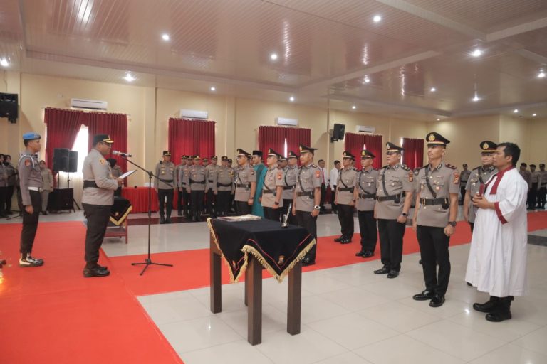 Kapolres Pimpin Sertijab Kasat Binmas dan 6 Kapolsek Jajaran Polres Kampar