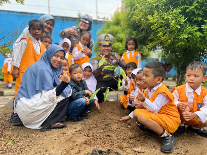 Green Policing Kapolda Riau: Polres Inhil Edukasi Anak Usia Dini Soal Kelestarian Alam