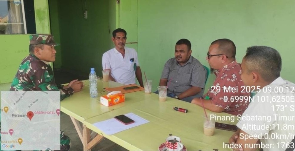 Babinsa Koramil 04/Perawang Ajak Warga di Pinang Sebatang Timur Peduli Kesehatan dan Kebersihan Lingkungan