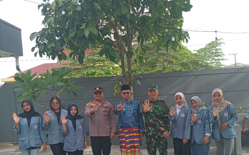 Danramil 01 Dumai Pimpin Aksi Penghijauan di RT 08 Kelurahan Bintan