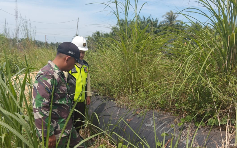 Koramil 02/Bukit Kapur dan PHR Gelar Patroli Terpadu Amankan Jalur Pipa Minyak