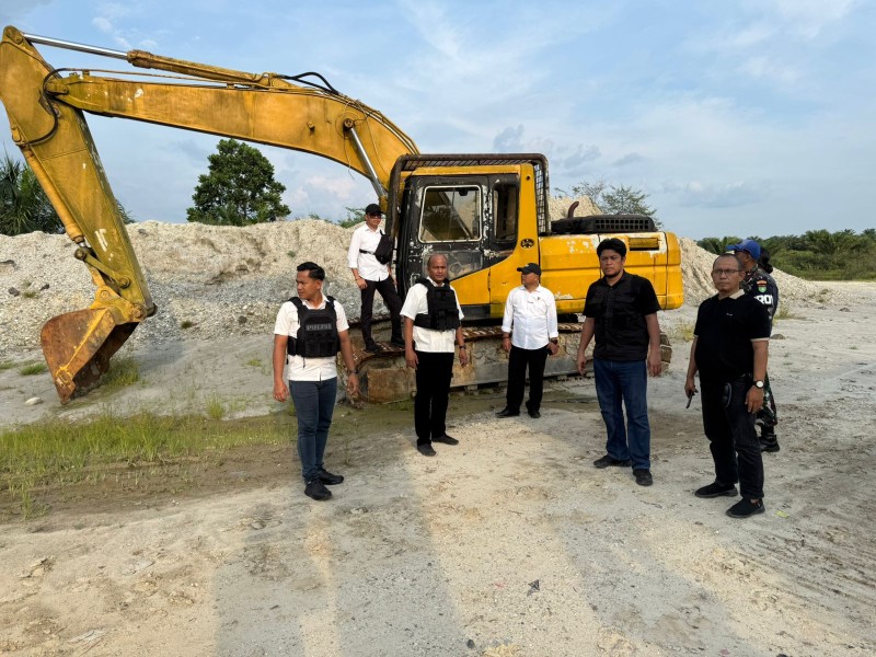 Sinergi TNI-Polri Beraksi! Sat Reskrim Polres Kampar dan Intel Kodim 0313 KPR Sikat Galian C Ilegal di Pasir Sialang, Bukti Komitmen Jaga Lingkungan!