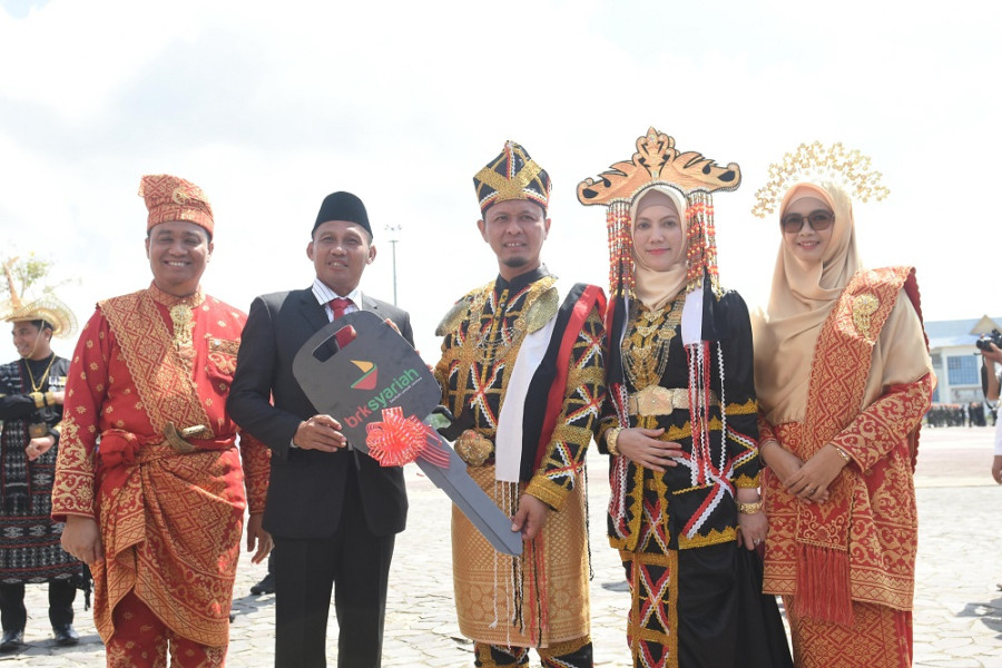 BRK Syariah Serahkan 1 Unit Mobil Adminduk Kepada Wako Agung