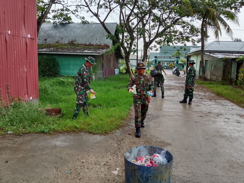 Sambut Idul Adha dan Hari Lingkungan Hidup, Kodim 0314/Inhil Gelar Gotong Royong