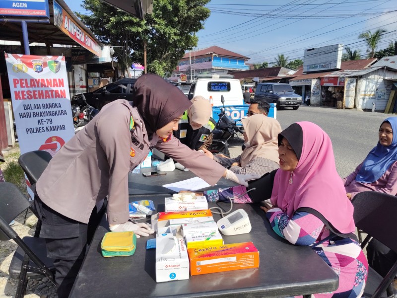 Menjelang Hari Bhayangkara ke 79 diwarnai Pelayanan Prima: Polres Kampar Berikan Layanan Kesehatan Gratis di Air Tiris!