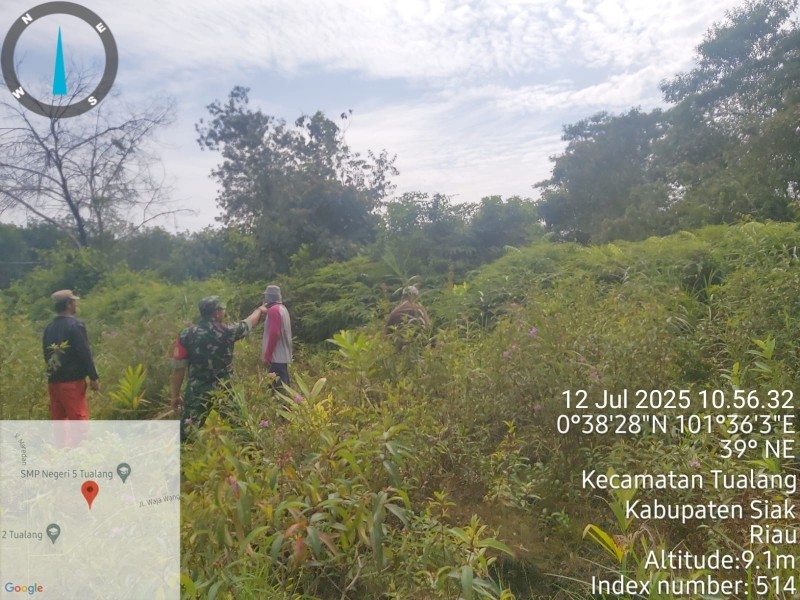 Babinsa Koramil 04/Perawang Laksanakan Patroli Karhutla di Kampung Tualang, Titik Api Nihil