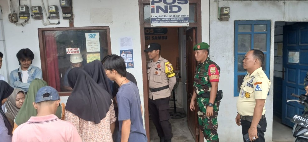 Babinsa Koramil 06/Kateman Amankan Penyaluran BSU