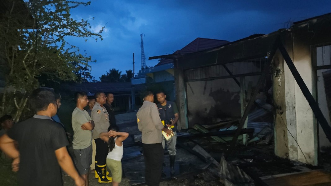 15 Unit Ruko Permanen di Pasar Kuok Hangus Terbakar, Polsek Bangkinang Barat Pasang Policeline