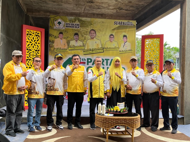 Bukan Politik, Tapi Rakyat! Golkar Inhil Tebar 600 Paket Sembako dan Bibit Harapan