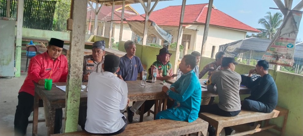 Polsek Pangkalan Kuras bekerja sama dengan kelompok tani di Lahan 20 Ha di SMKN 1 dan Desa Harapan Jaya, untuk ketahanan pangan
