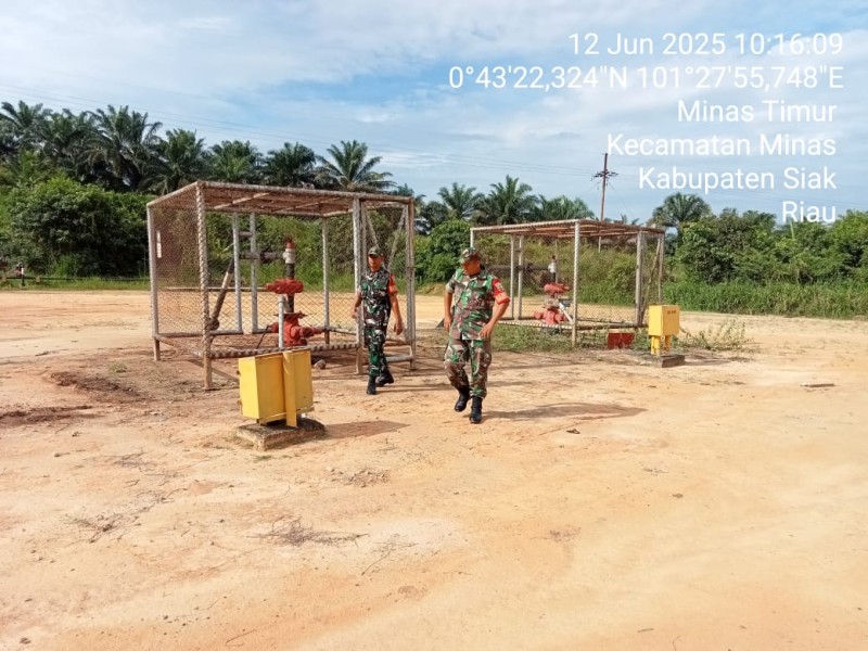 Babinsa Koramil 03/Minas Patroli Penguatan Binter di Wilayah SKK Migas PT PHR - Minas