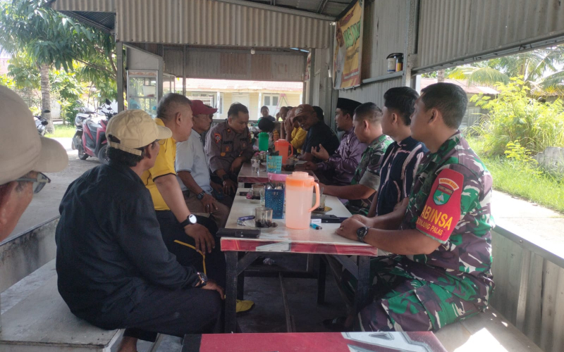 Sinergi Babinsa dan Tokoh Masyarakat Perkuat Keamanan Tanjung Palas