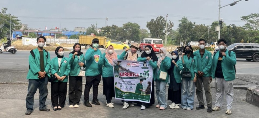 Bersama Kita Peduli, Riau Bebas Asap, FKM UHT Pekanbaru dan Dinkes Bagikan 1.000 Masker