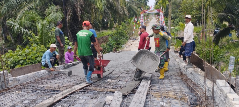 Pembangunan Jembatan Armco di Lubuk Gaung Terus Dikebut TNI Kodim Dumai