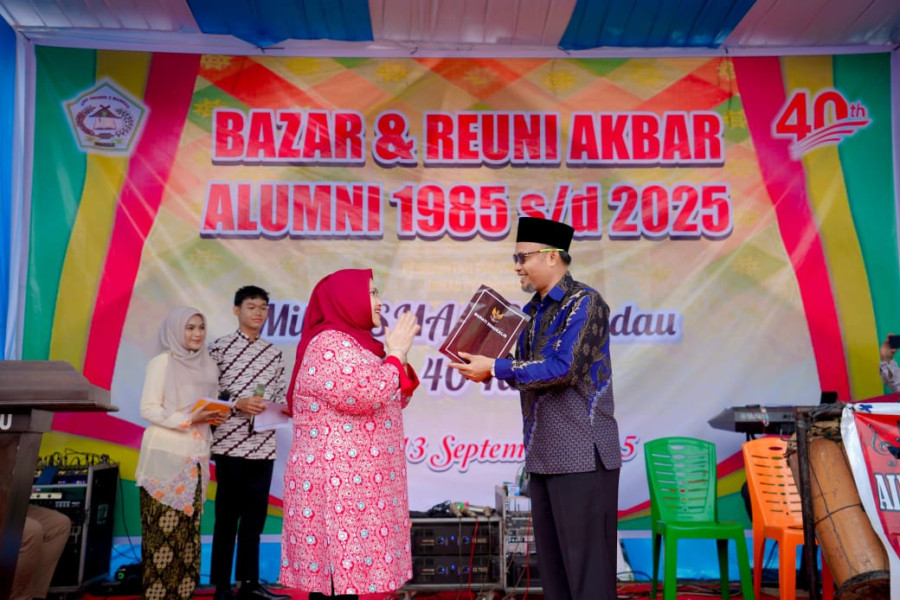 Bupati Kasmarni Hadir di Tengah Keluarga Besar SMAN 2 Mandau, Ajak Alumni Gotong Royong Revitalisasi Sekolah