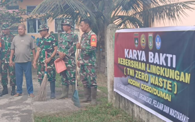 Perkuat Kemanunggalan TNI-Rakyat, Kodim Dumai Laksanakan Karya Bakti di Jl Pendidikan
