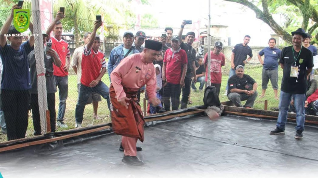 Meriahkan Milad Inhil ke-60, Haji Herman Resmikan Lomba Gasing Tradisional