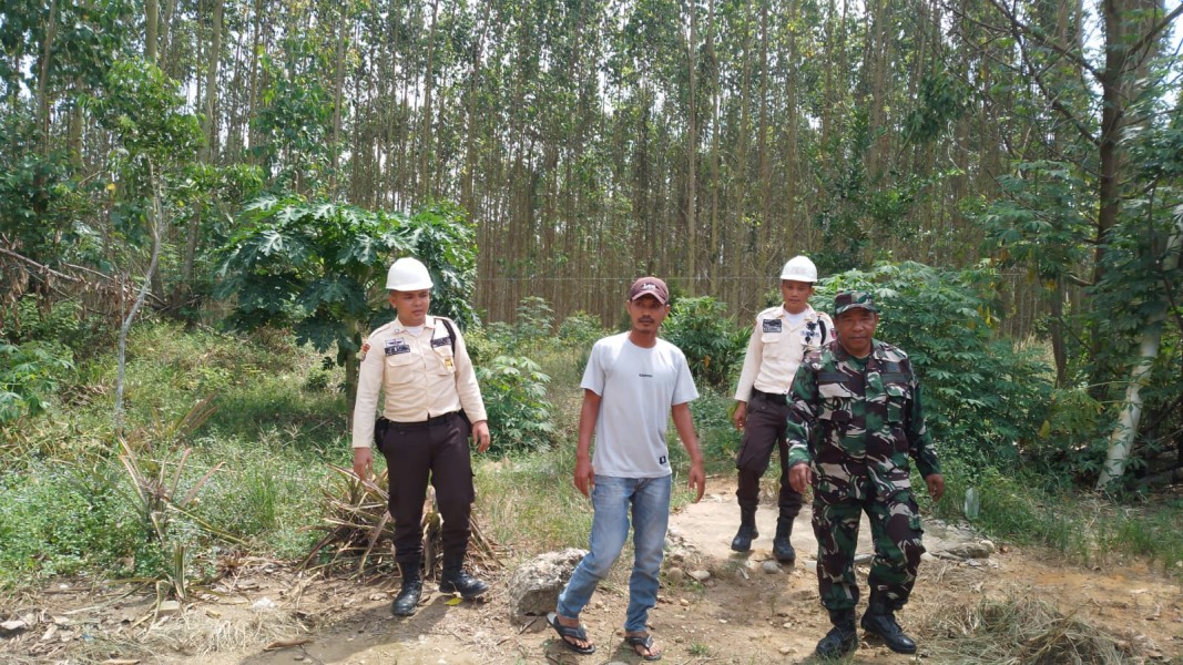 Babinsa Koramil 03/Minas Pelda Benriyadi Laksanakan Patroli Karhutla di Kampung Lubuk Umbut