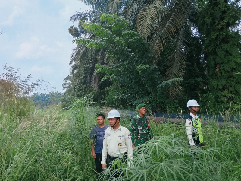 Babinsa Serda Mayus Maruli Pastikan Wilayah Minas Aman dari Karhutla