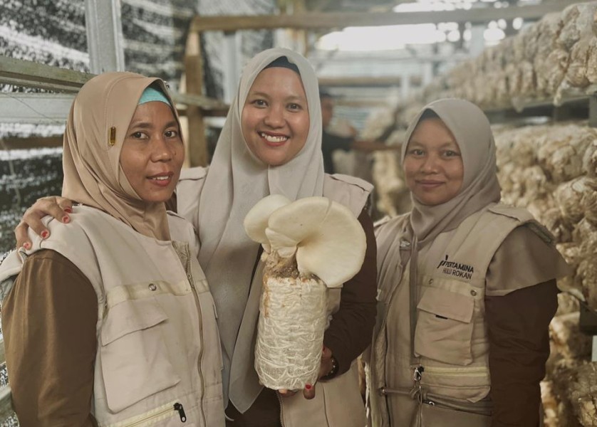 Menyemai Kemandirian UMKM Seroja Melalui Penguatan Kapasitas Budidaya Jamur
