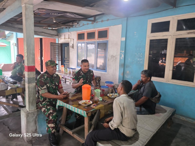 Babinsa Koptu AKP Hutagalung Gelar Komsos Kesehatan, Ajak Warga Minas Barat Peduli Kebersihan