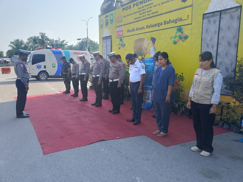 Babinsa Serma D. Sihombing Laksanakan Pengamanan Arus Mudik Lebaran 1447 H di Pos PAM Minas