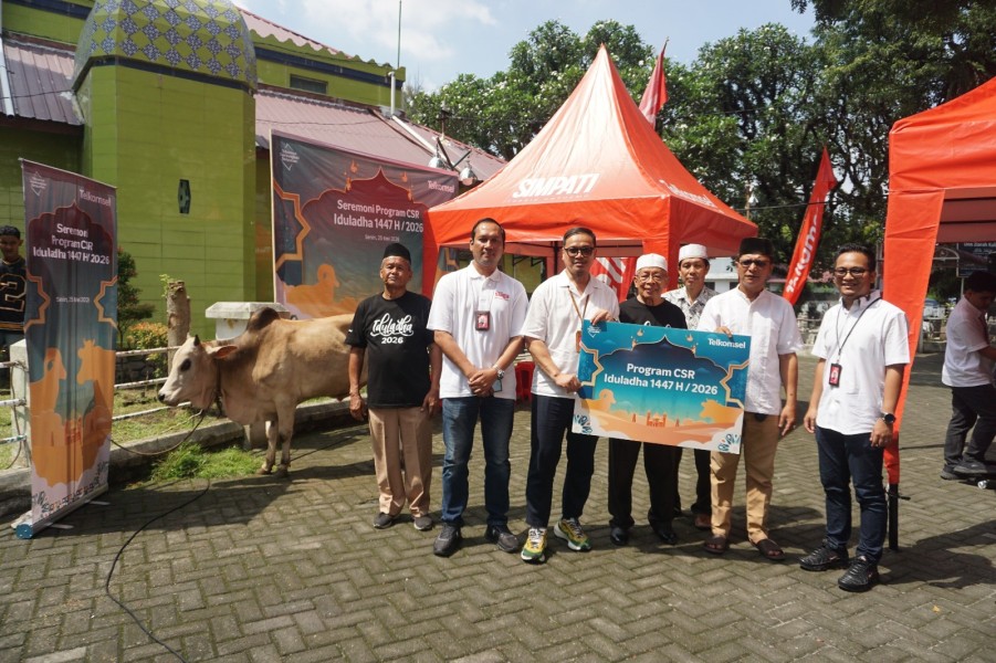 Perkuat Kepedulian Sosial, Telkomsel Salurkan Hewan Kurban Iduladha 1447 H untuk Masyarakat