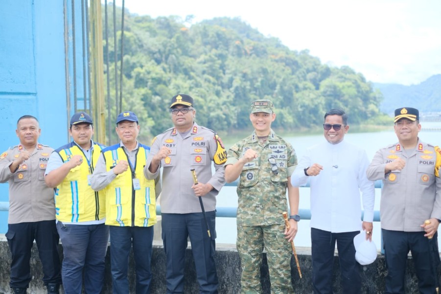 Bupati Pelalawan Kunjungi PLTA Koto Panjang, Pastikan Debit Air Masih Aman